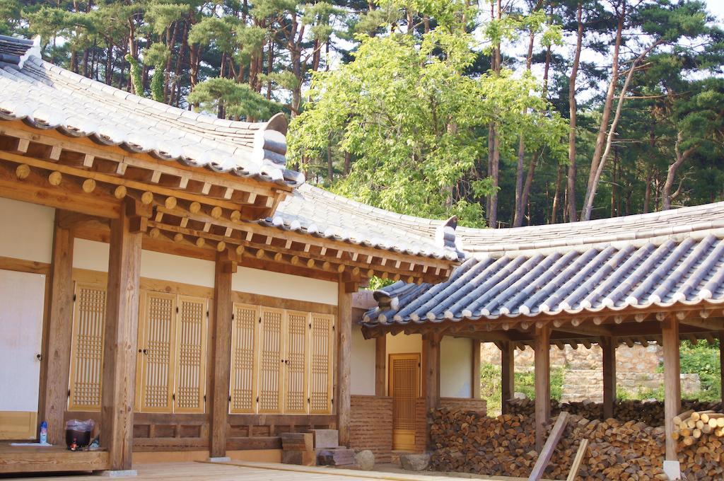 Отель Korean Traditional House - Chungnokdang Boseong Номер фото